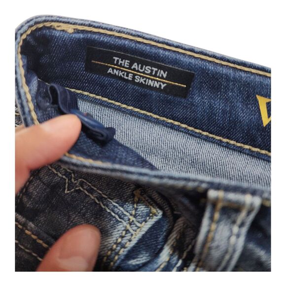 NWT Vigoss Girl's Size 8 “The Austin Ankle Skinny” with Grommet Detail Jeans - Picture 2 of 12